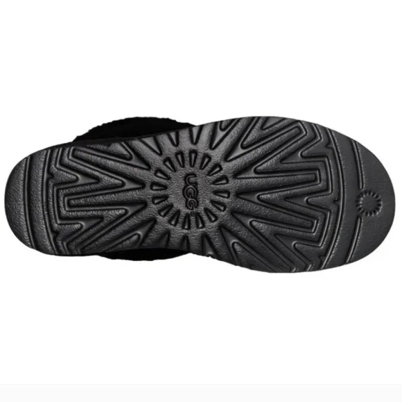 🐏 UGG Tania Shearling Boots black chevron NWOB size 11 - Picture 4 of 4